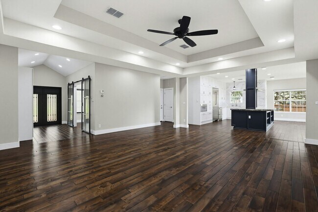 Building Photo - 17006 Silverwood Dr