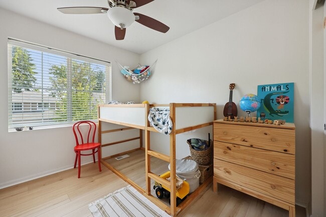 Building Photo - Spacious 3-Bedroom Home in Tumwater – Styl...