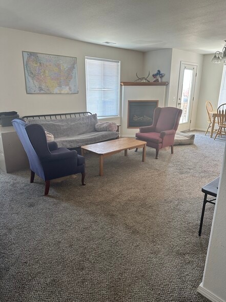 Building Photo - 1096 Longbow Ln