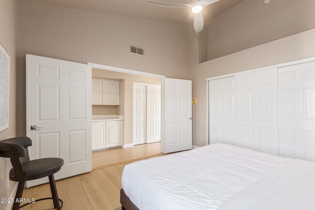 Building Photo - 1413 W Coral Reef Dr