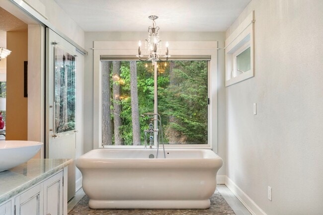 Building Photo - Private Retreat Backing to Trails in the Heart of Lake Oswego