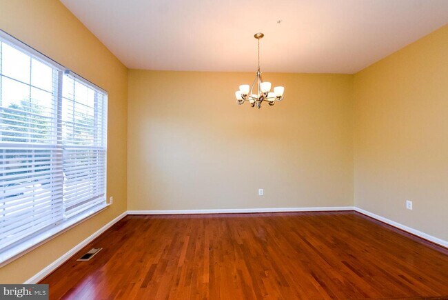 Building Photo - 1551 Falling Brook Ct