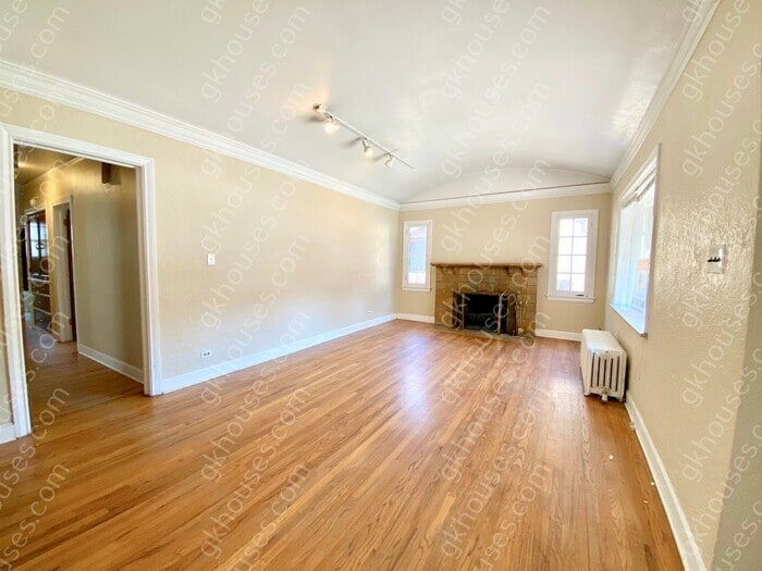 Building Photo - 19 S Emerson St