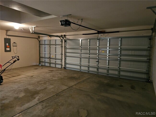 Building Photo - 1474 W Pringle Pl