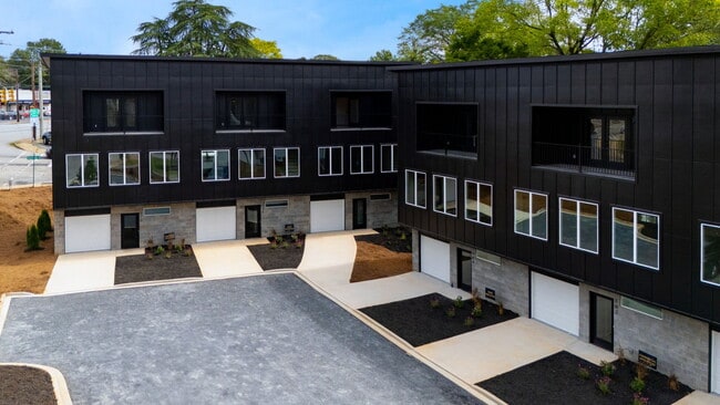 EXTERIOR - 108 Textile Ct