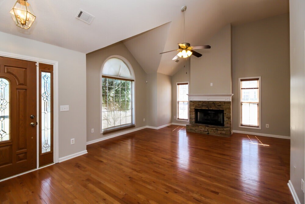 Building Photo - 301 Saddlewood Dr
