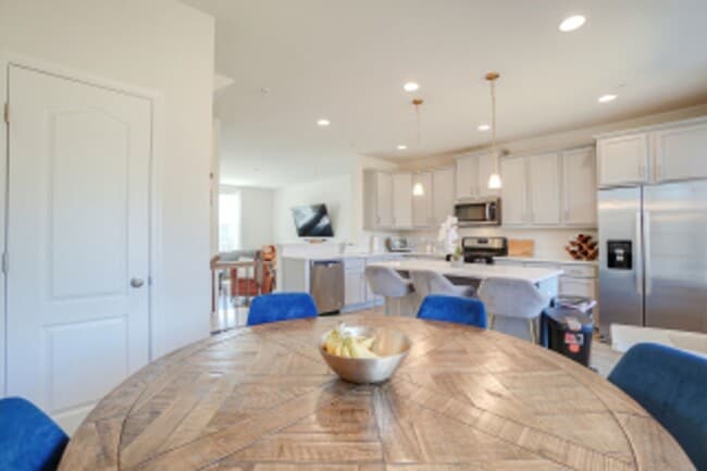 Building Photo - UPSCALE 3 BEDROOM 3.5 BATH HOME IS AVAILABLE NOW IN UPPER MARLBORO!