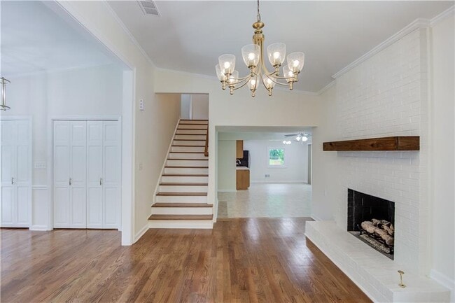 Building Photo - 770 Crest Valley Dr NW