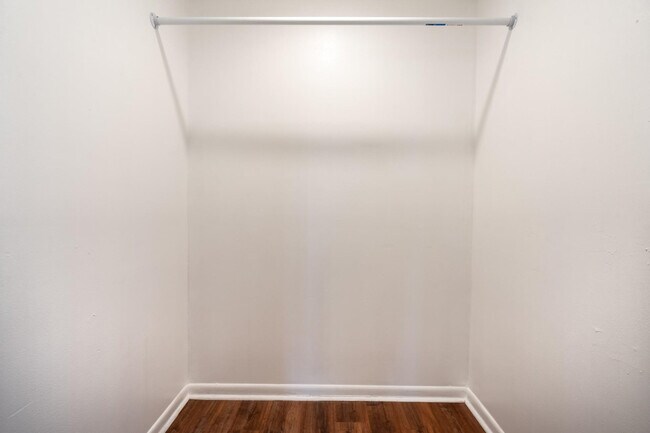 Building Photo - 927 N E St