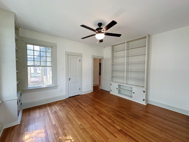 Building Photo - 2726 Sanger Ave