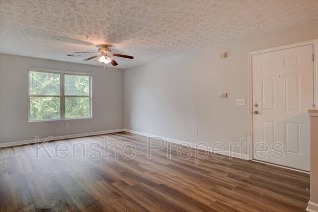 Building Photo - 5302 Fairington Club Dr