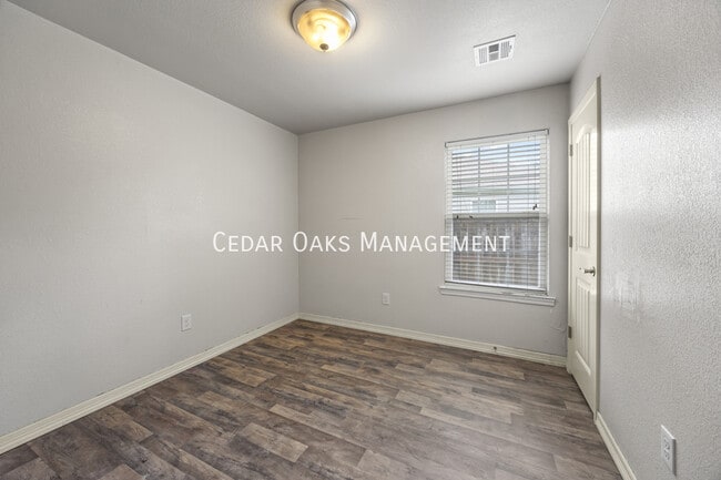 Building Photo - 1308 S C Ct
