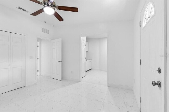 Building Photo - 6847 Woodsman Dr