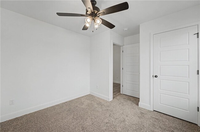 Building Photo - 5377 Clear Spgs Ave