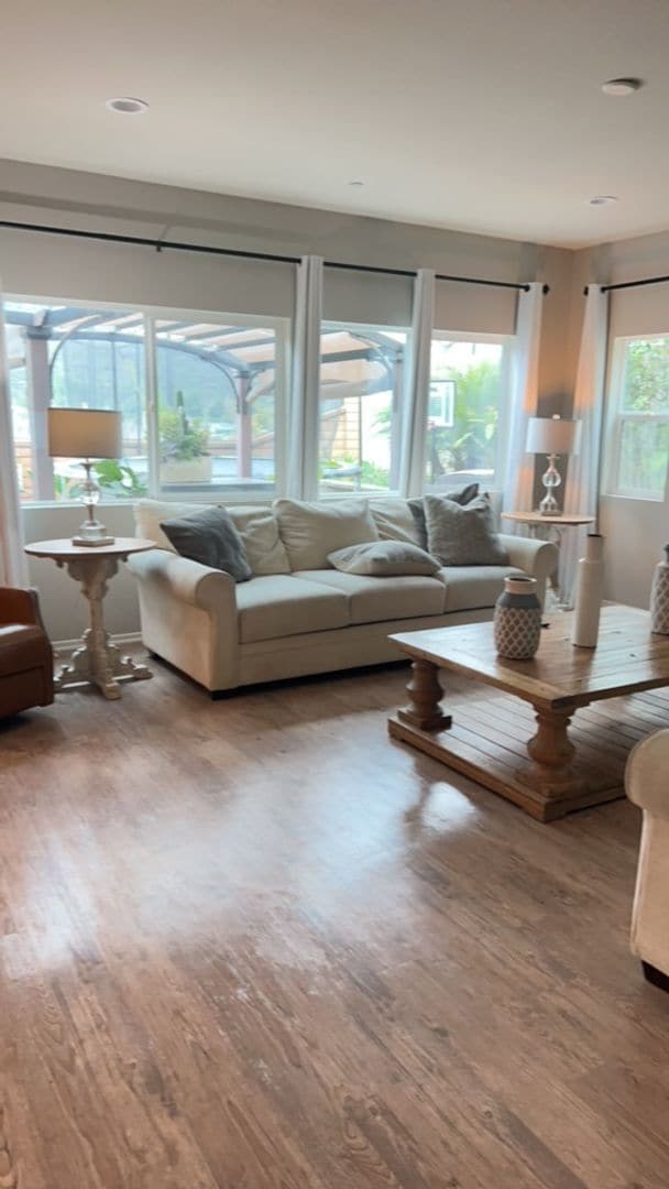 Building Photo - Beautiful 4 bedroom, 3 bath home nestled in the foothills of Fallbrook