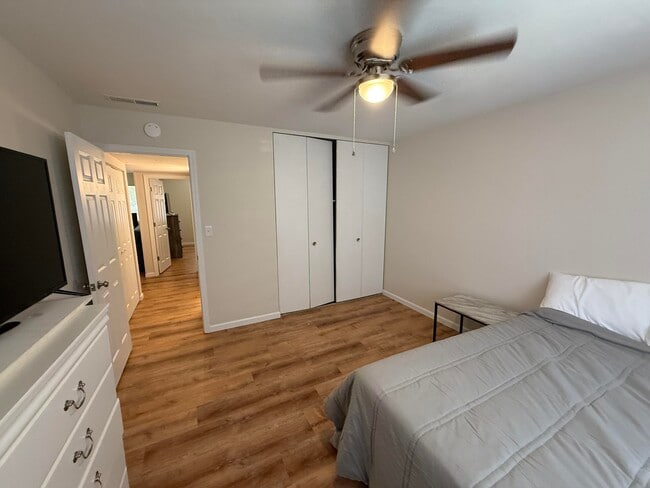 Building Photo - 801 N Ann St