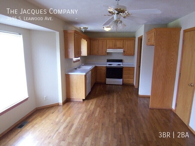 Building Photo - 3495 Leawood Ave