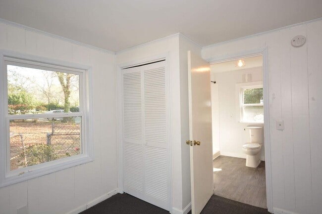 Building Photo - 4 Bed/3 Bath home w/fenced yard in Augusta - Available December 5, 2025