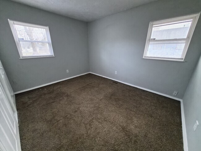 Building Photo - 3525 Luewan Ct