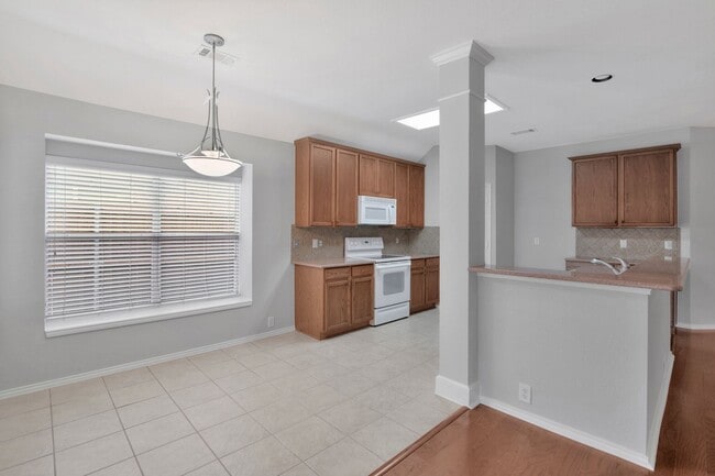 Building Photo - Stonebridge Ranch Single Story