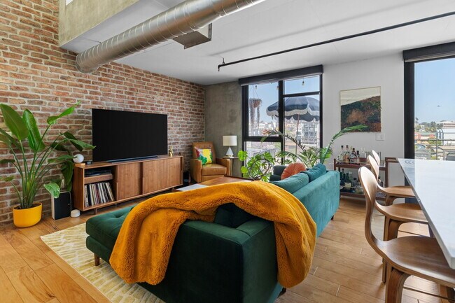 Building Photo - 1780 Kettner Blvd