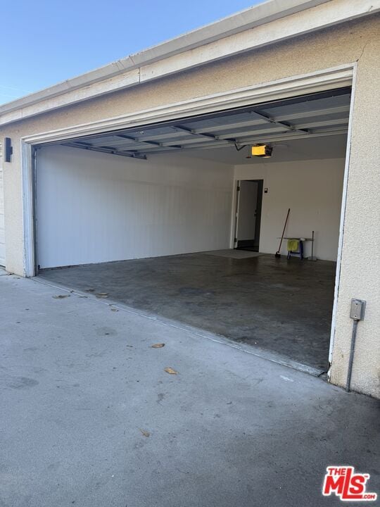 Building Photo - 7639 Kester Ave