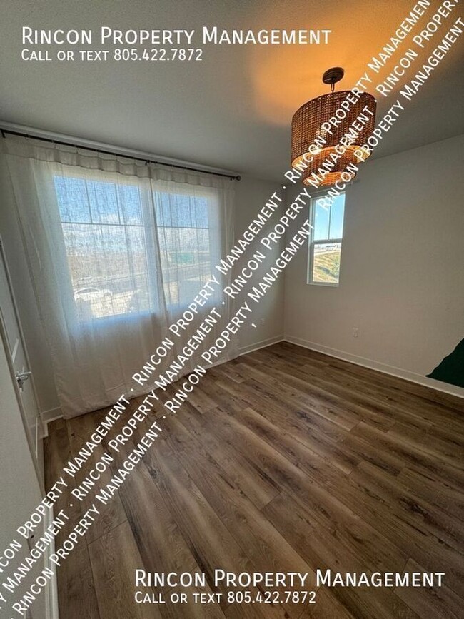 Building Photo - $500 off the First Months Rent! Modern 2-B...