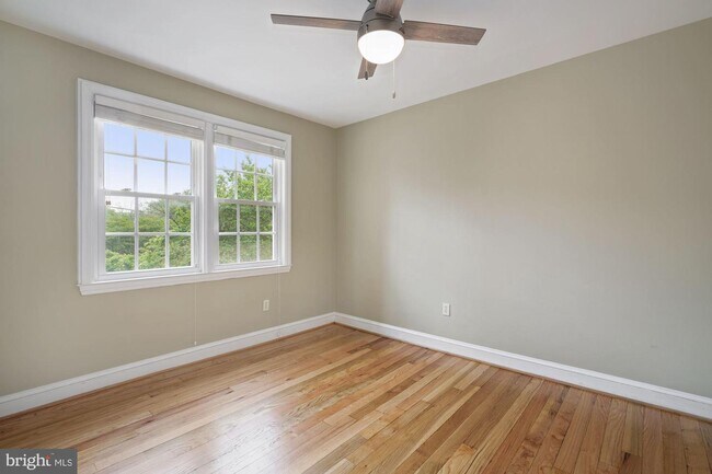 Building Photo - 2900 13th Rd S