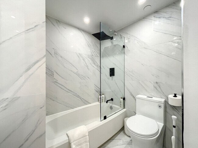 Building Photo - 825 Jimmy Buffett Mem Hwy