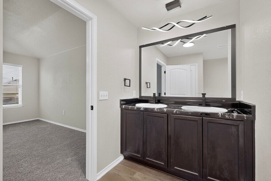 Building Photo - 735 Pelican Pt