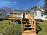 Building Photo - 115 Larch Cir