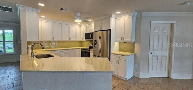 Building Photo - 2871 Coral Way