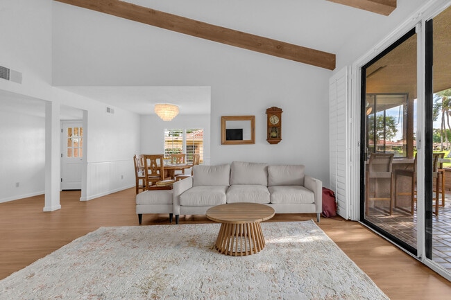 Building Photo - 17 Lugo Dr