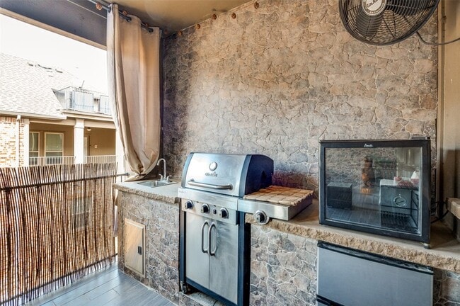 Building Photo - 5707 Headquarters Dr