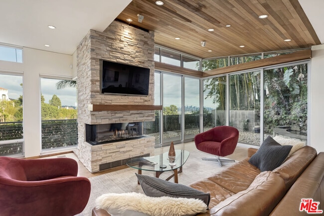 Building Photo - 1625 N Crescent Heights Blvd