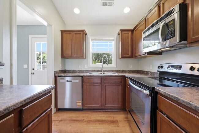 Building Photo - Welcome to Turkey Ridge!