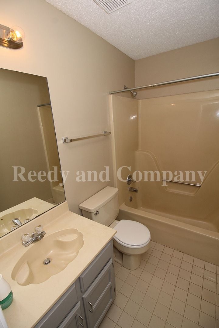 Building Photo - 6761 Blue Spruce Dr
