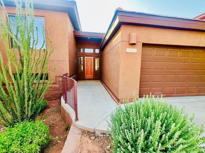 Building Photo - 16315 E Links Dr