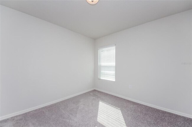 Building Photo - 208 Gladiola Ct