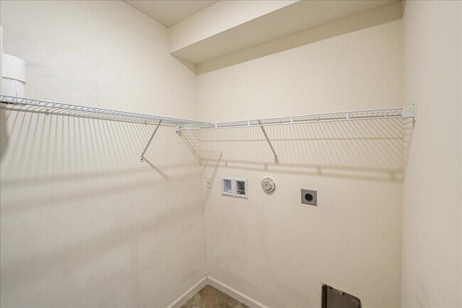 Building Photo - 10493 SW Toren Wy