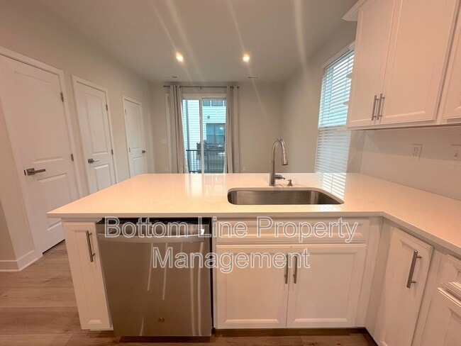 Building Photo - 460 Spearfield Ln
