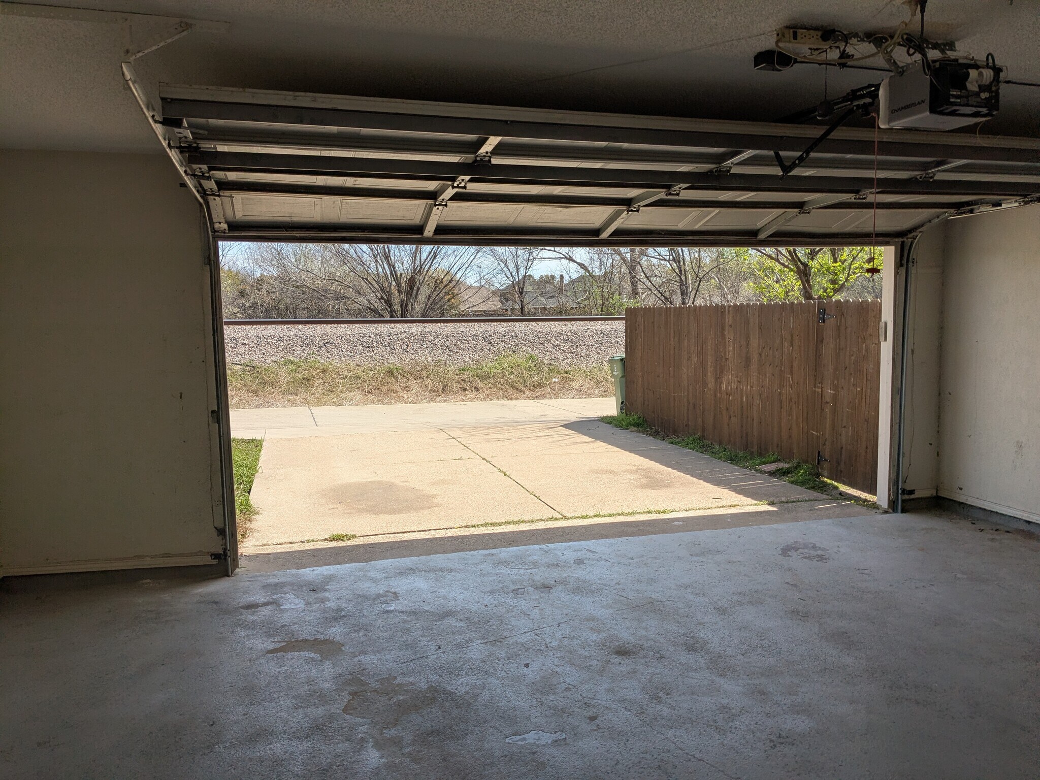 Building Photo - 2410 Cordoba Dr