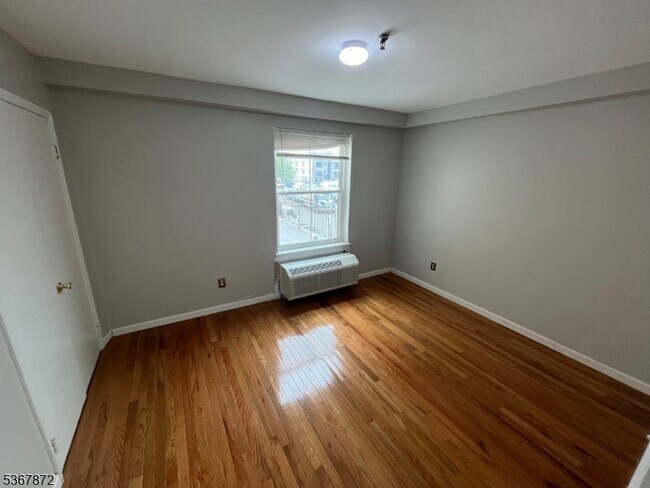 Building Photo - 54 Polk St