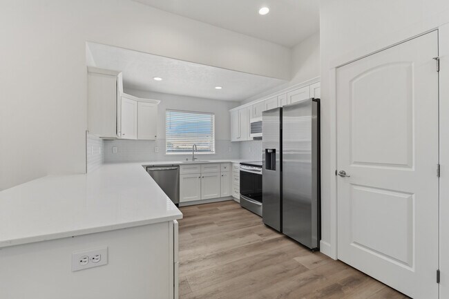 Building Photo - 1713 Willow Way