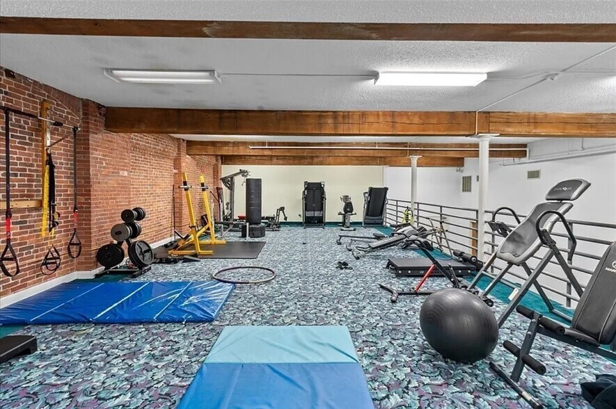 Exercise room in condo - 96 Old Colony Ave