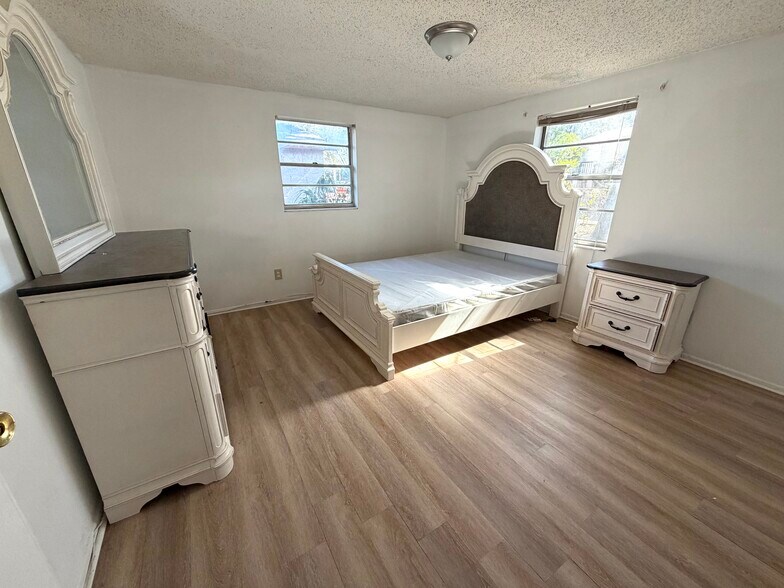 Building Photo - 2225 E 133rd Ave