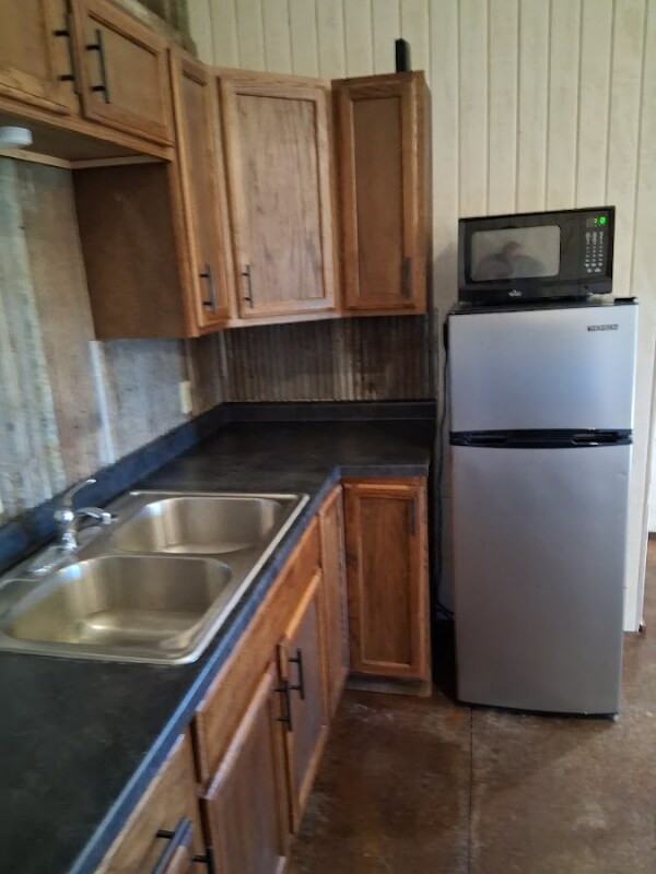 Building Photo - 6860 SE Prescher Rd