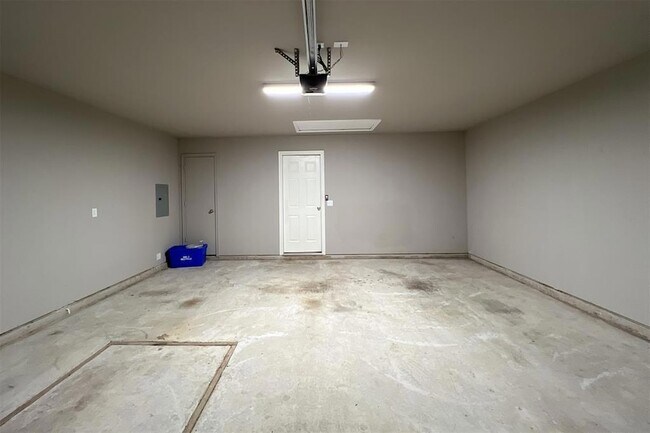 Building Photo - 7804 Bennie Terrace
