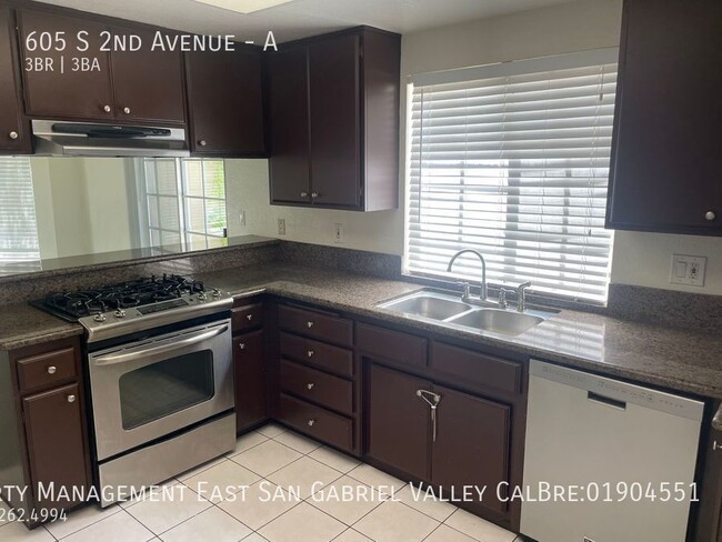 Building Photo - 605 S 2nd Ave