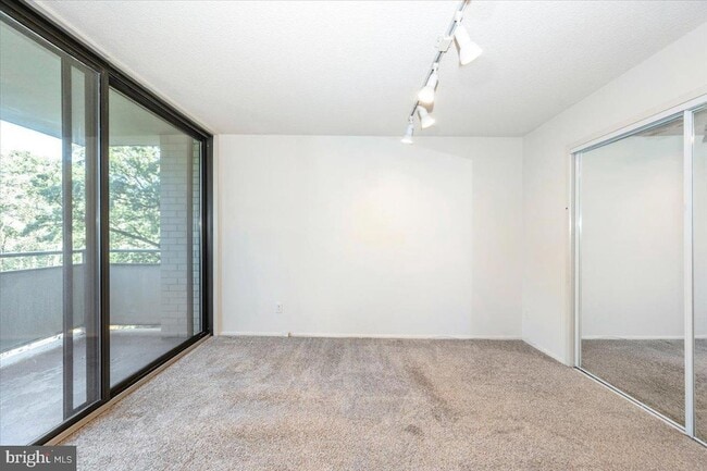 Building Photo - 5225 Pooks Hill Rd